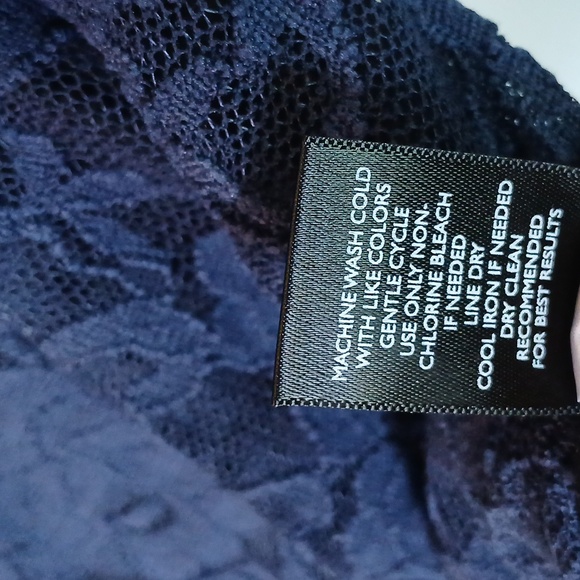 Torrid NWT Navy Blue Lace Boatneck Top Lace Long Sleeves Size 0 Large - Picture 11 of 11
